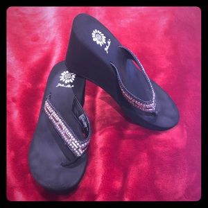 Yellow Box Tula Flip Flops Size 7 1/2